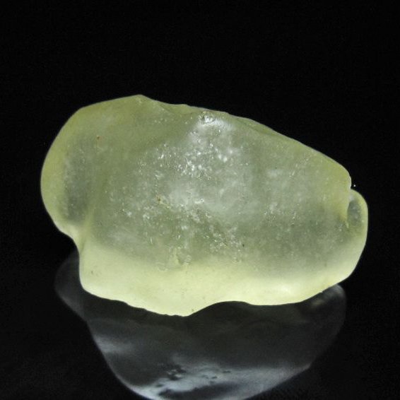 リビアングラス 原石 [t145-2715]