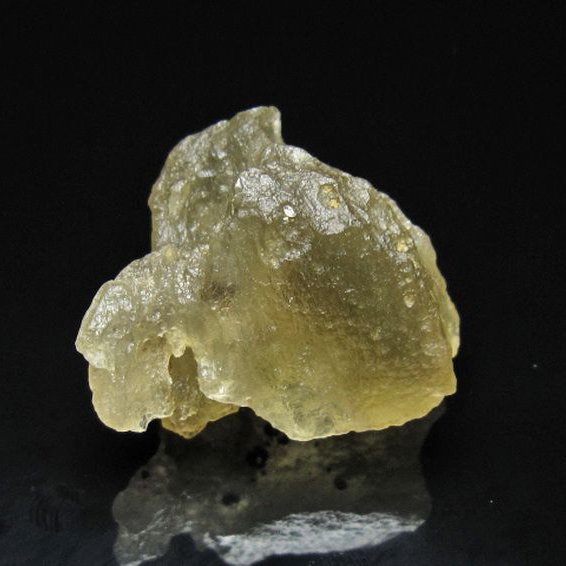 リビアングラス 原石 [t145-2736]