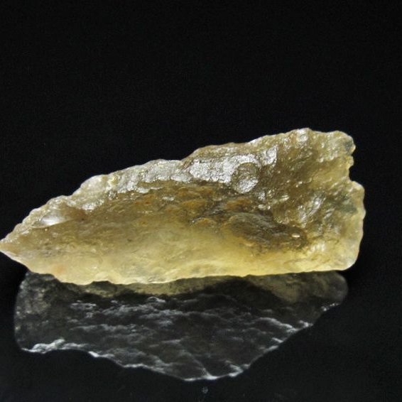 リビアングラス 原石 [t145-2750]