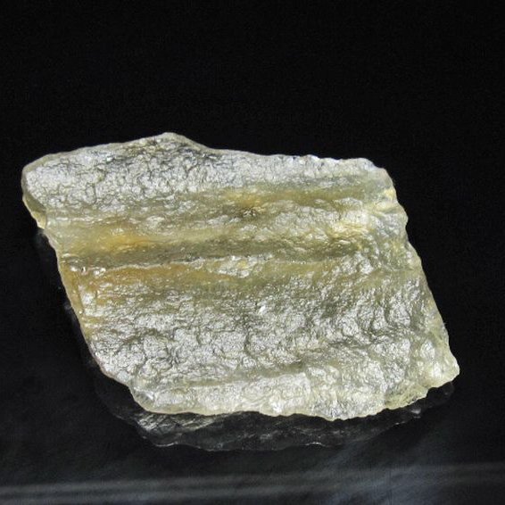 リビアングラス 原石 [t145-2760]