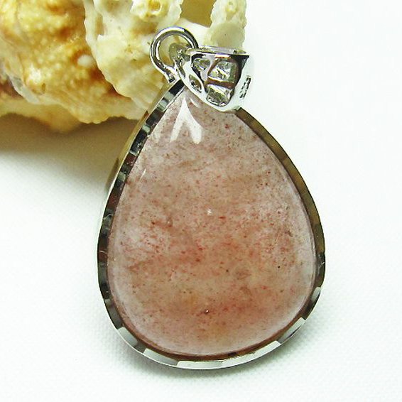 アフリカンストロベリークォーツ ペンダント [T176-5917]