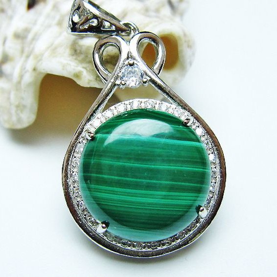 マラカイト ペンダント [t19-3919]