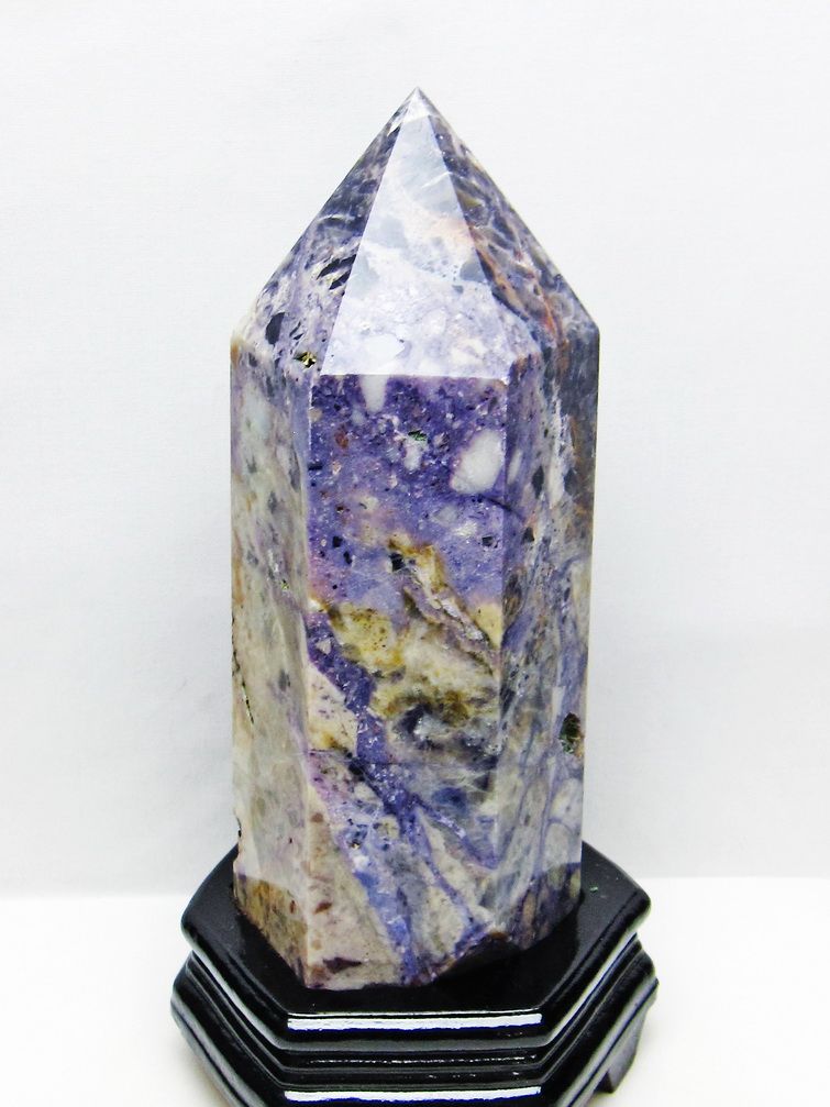 3.3Kg アメリカ　ユタ州産 ティファニーストーン 六角柱 [t222-2553]