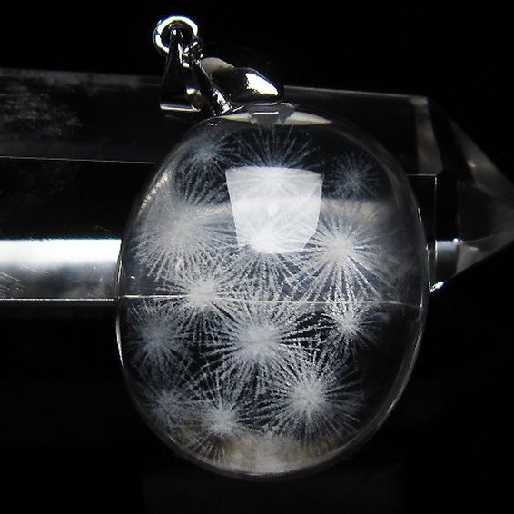 ホワイトスタークォーツ  ペンダント [T240-2797]