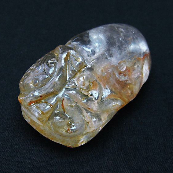 ヒマラヤ水晶 手彫り 魚 置物[T261-1038]