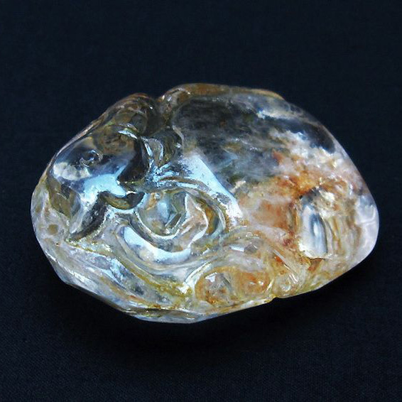 虹入り ヒマラヤ水晶 手彫り 魚 置物[T261-1049]