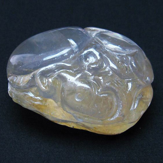 ヒマラヤ水晶 手彫り 魚 置物[T261-1121]