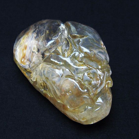 ヒマラヤ水晶 手彫り 魚 置物[T261-1153]