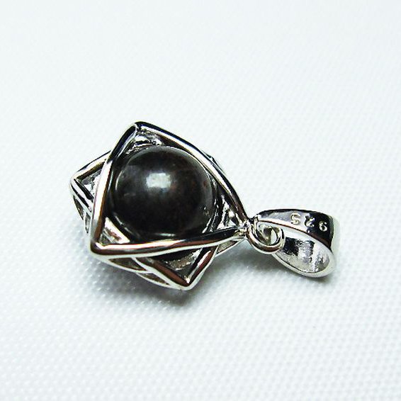 コンドライト「サハラNWA869隕石」 ペンダント [T298-371]