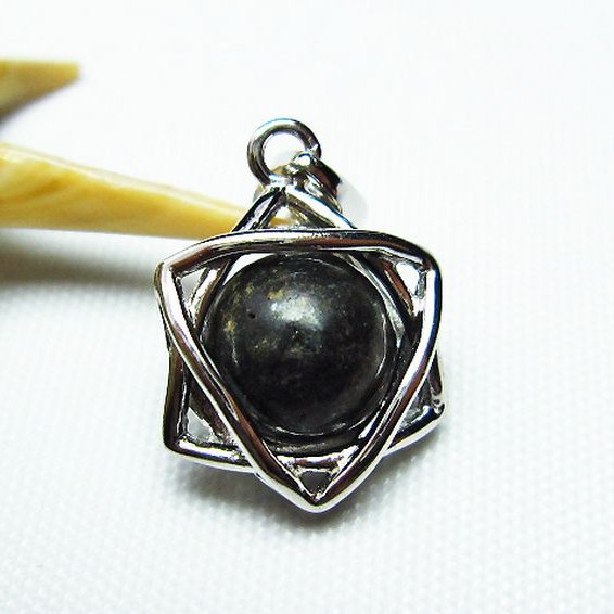 コンドライト「サハラNWA869隕石」 ペンダント [T298-414]