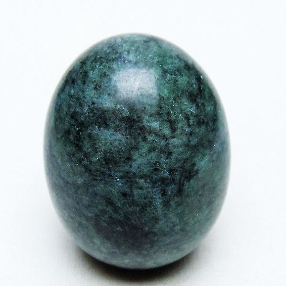 インド翡翠 たまご 置物 [t306-2846]