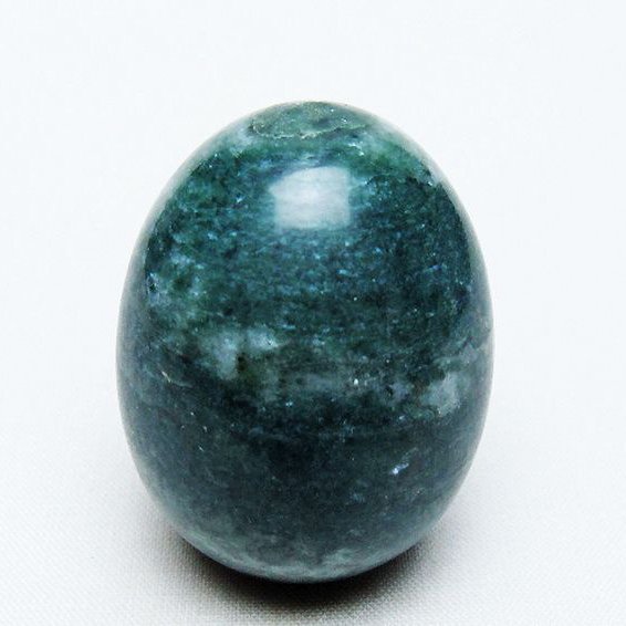インド翡翠 たまご 置物 [t306-2847]