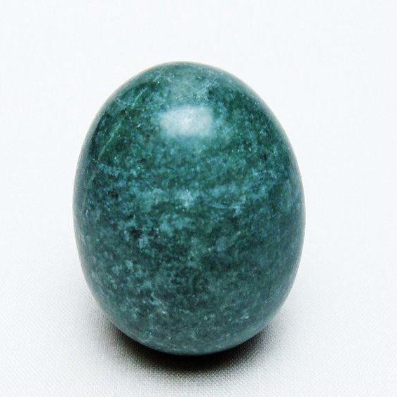 インド翡翠 たまご 置物 [t306-2851]