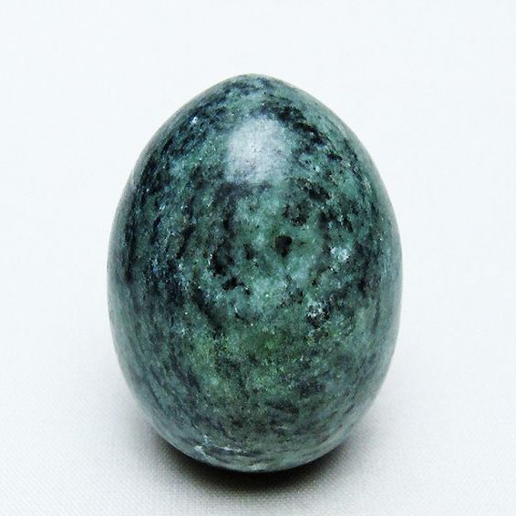 インド翡翠 たまご 置物 [t306-2873]