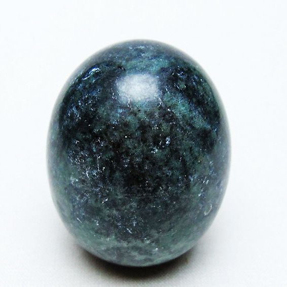インド翡翠 たまご 置物 [t306-2891]