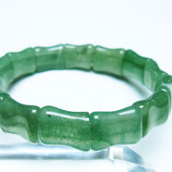 インド翡翠 バングル [t379-3588]
