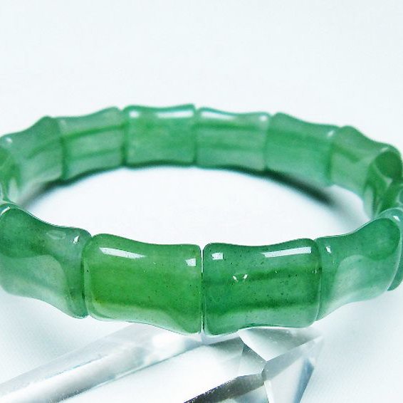 インド翡翠 バングル [t379-3768]