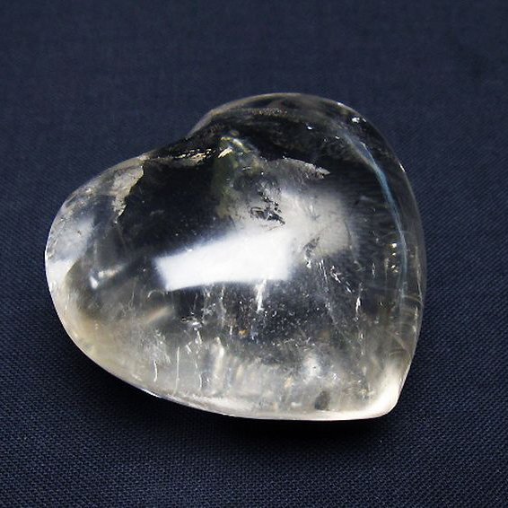 ヒマラヤ水晶ハート 置物 [t387-14333]