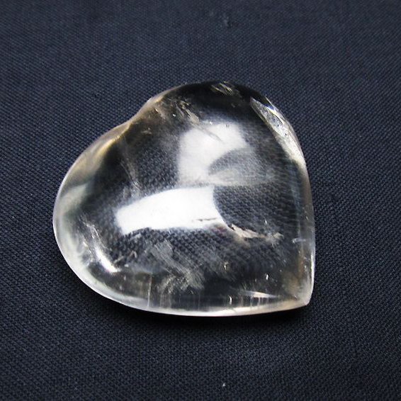 ヒマラヤ水晶ハート 置物 [t387-14344]