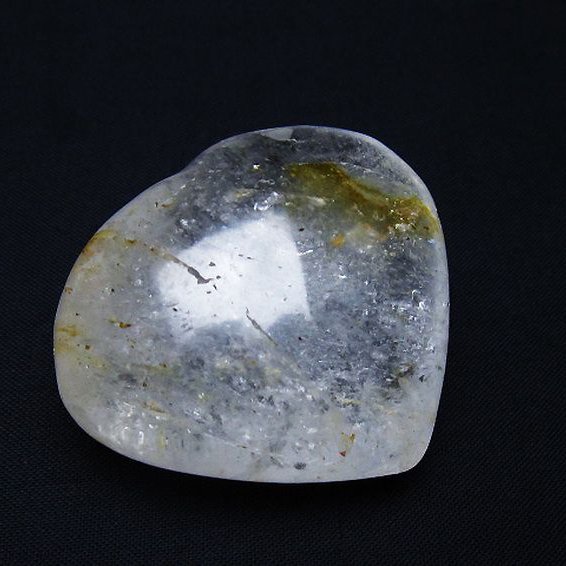 ヒマラヤ水晶ハート 置物 [t387-14372]