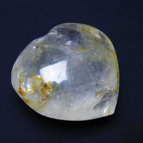 ヒマラヤ水晶ハート 置物 [t387-14378]