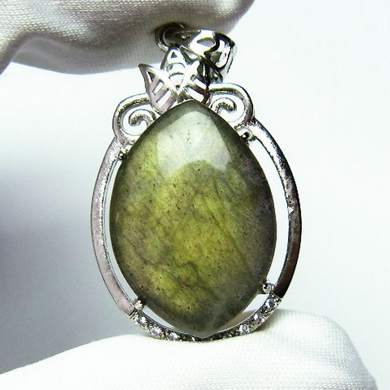 ラブラドライト ペンダント [T413-3735]