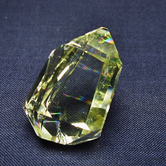 虹入り 黄水晶(シトリン) 原石 [t436-3050]