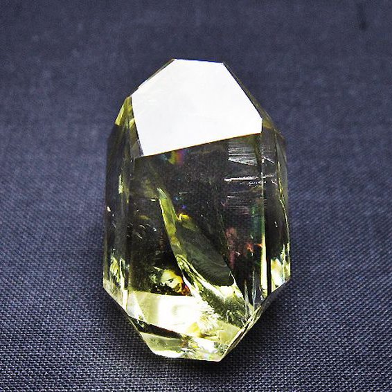 虹入り 黄水晶(シトリン) 原石 [t436-3052]