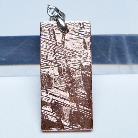 ピンクゴールドギベオン メテオライト ペンダント [t452-3723]