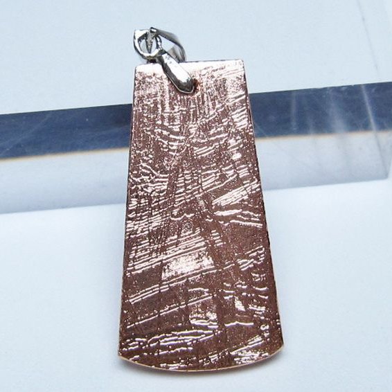 ピンクゴールドギベオン メテオライト ペンダント [t452-3725]