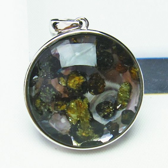 パラサイト隕石 かんらん石 ペンダント [t453-2610]