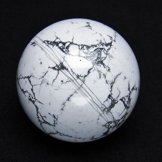 ハウライト【菱苦土石】 丸玉 42mm [t463-1492]