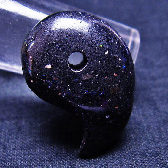 ブラックオパール 勾玉[T468-335]