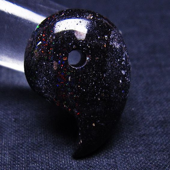 ブラックオパール 勾玉[T468-378]