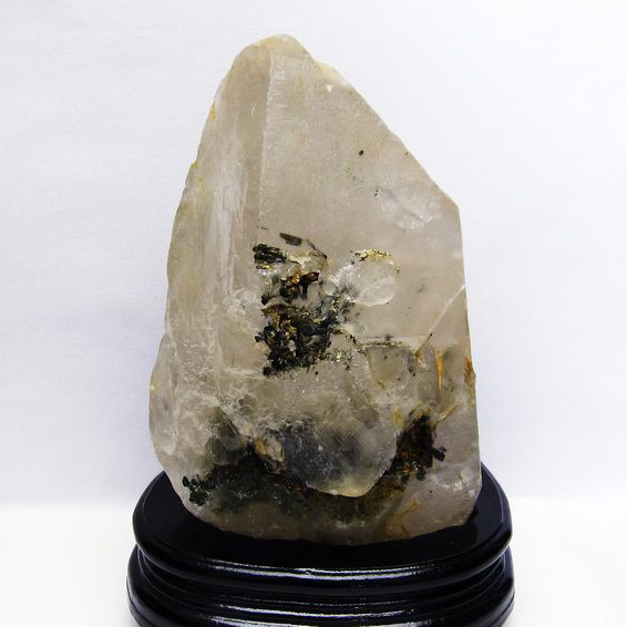 2.1Kg タイチンルチル入り ライトニング水晶 原石[T501-4032]