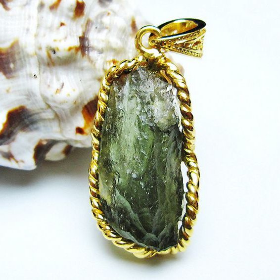 ★ご予約品 ご注文から3ヵ月後の発送予定 ty★ モルダバイト ペンダント [T525-2265]