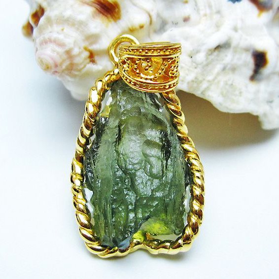 ★ご予約品 ご注文から3ヵ月後の発送予定 ty★ モルダバイト ペンダント [T525-2280]