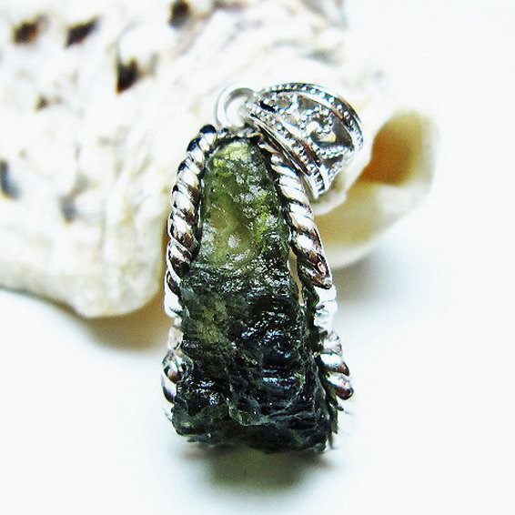 モルダバイト ペンダント [t525-2300]