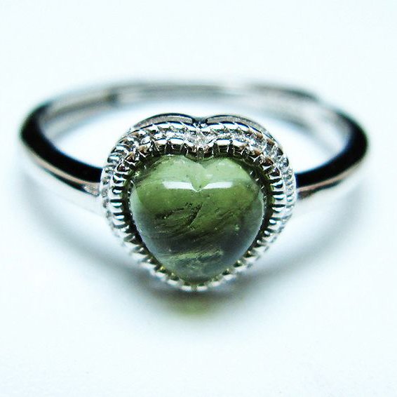 ★ご予約品 ご注文から3ヵ月後の発送予定 ty★ モルダバイト ハート 指輪 (12号)石サイズ約6mm×6mm[T526-1305]