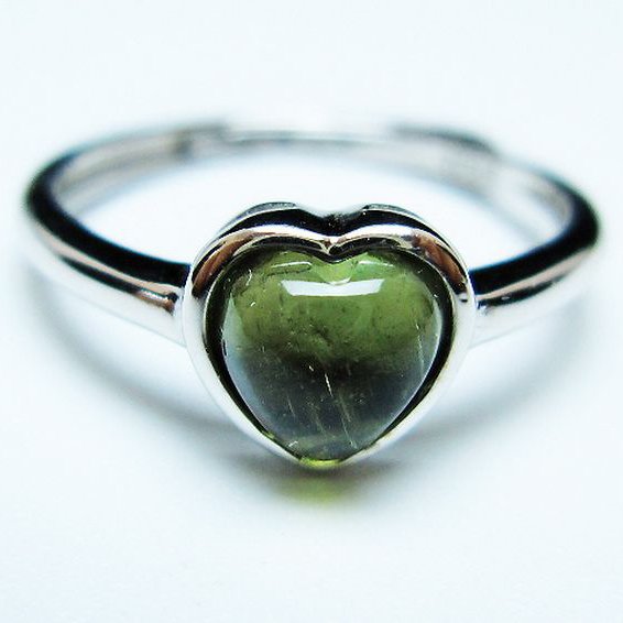 ★ご予約品 ご注文から3ヵ月後の発送予定 ty★ モルダバイト ハート 指輪 (13号)石サイズ約6mm×6mm[T526-1316]