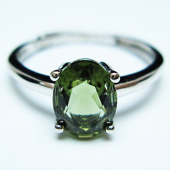 ★ご予約品 ご注文から3ヵ月後の発送予定 ty★ モルダバイト 指輪 (13号)石サイズ約8mm×6mm[T526-1333]