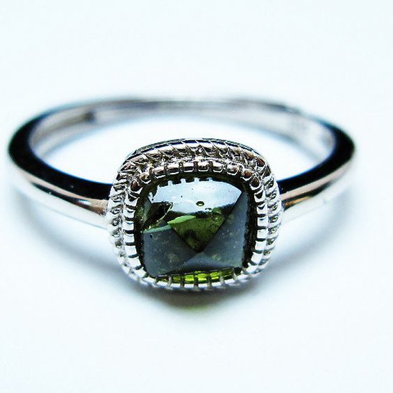 モルダバイト 指輪 (13号) [t526-1364]