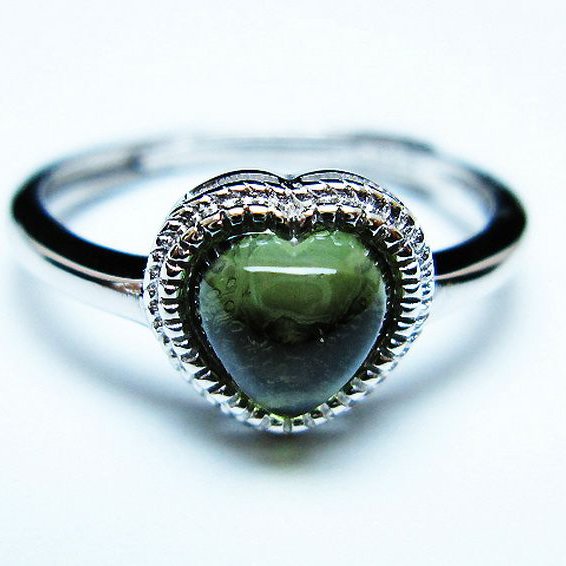 モルダバイト ハート 指輪 (12号) [t526-1381]