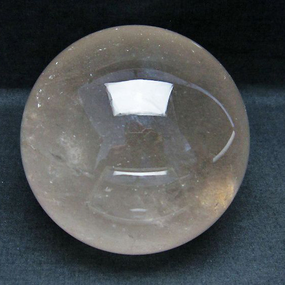 1.5Kg ライトニング水晶 丸玉 102mm [T529-5543]