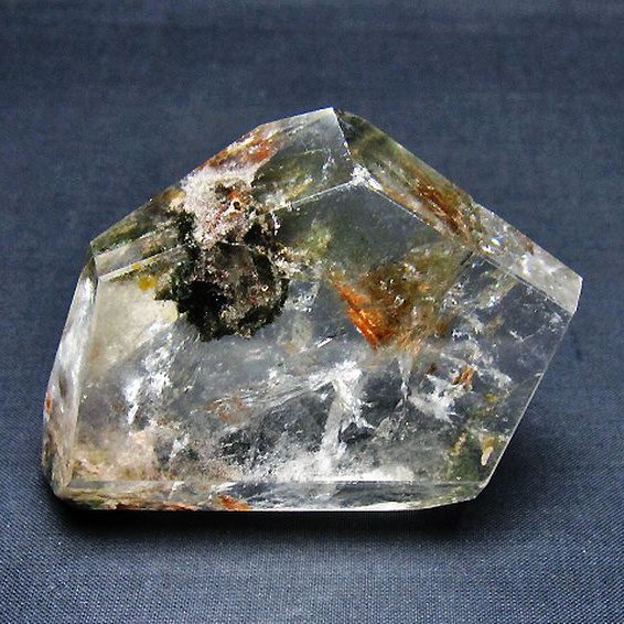 グリーンファントム 原石 [t577-4852]