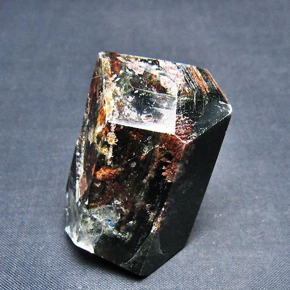 グリーンファントム 原石 [t577-4880]