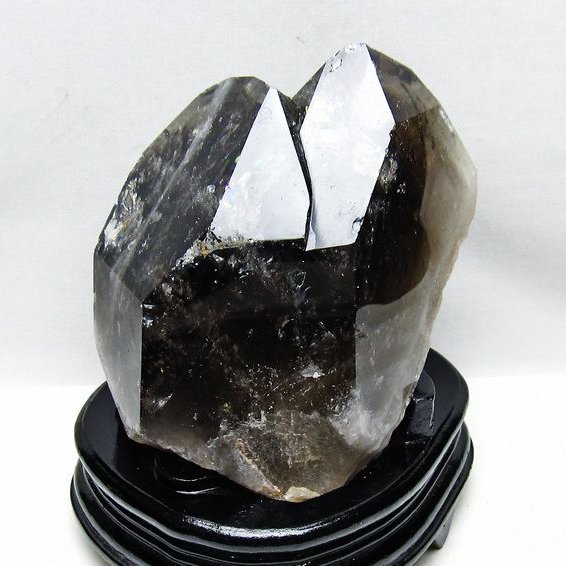 2.4Kg 虹入り ライトニング水晶 原石[T581-6053]