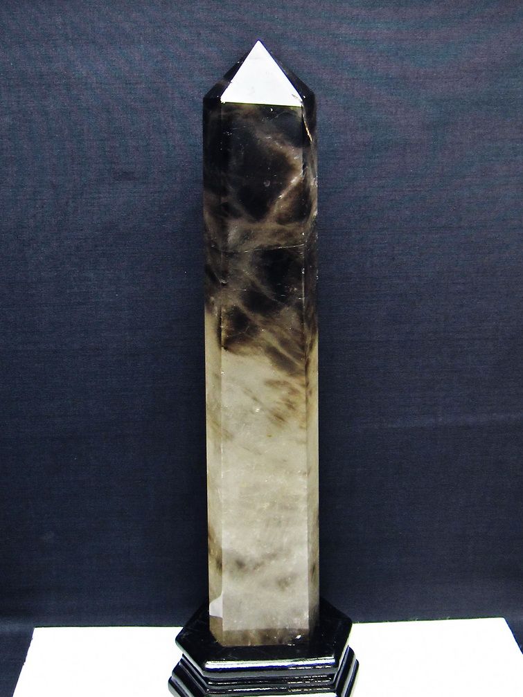 1.7Kg ライトニング水晶 六角柱[T581-6118]