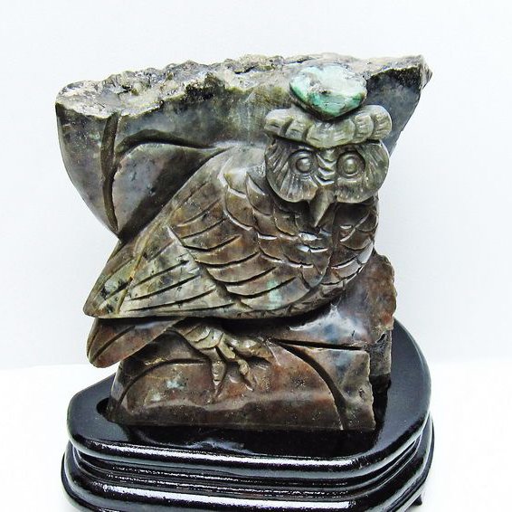 2.2Kg エメラルド 手彫り フクロウ 置物[T583-1141]