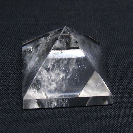 ヒマラヤ水晶ピラミッド [t600-2268]